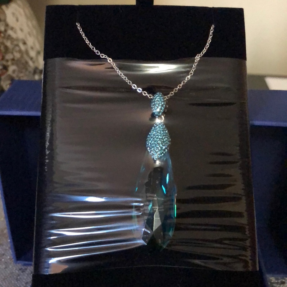 Swarovski necklace and earring set